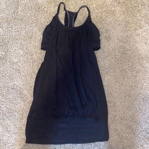 black lululemon tank top